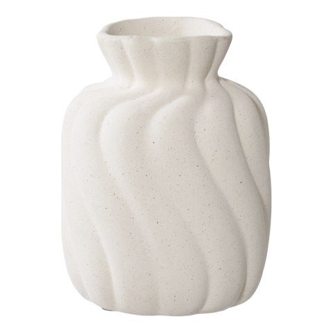 Niższy biały wazon ceramiczny Shino z pionowymi plisami strukturalnymi, widok z przodu.