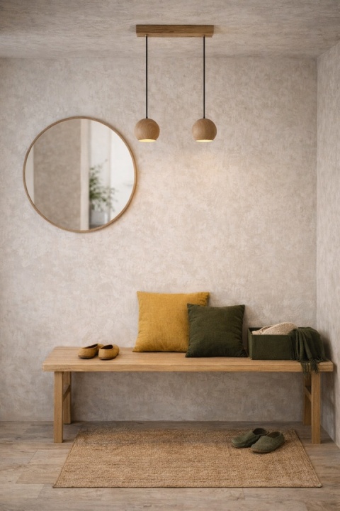 lampa wisząca japandi drewniana Tama II przy ścianie z lustrem w salonie