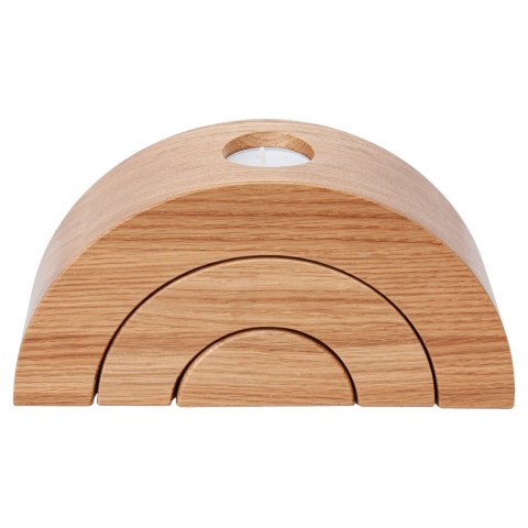 Minimalistyczny design świeczników dębowych Fukurou II z widocznymi otworami na świeczki.